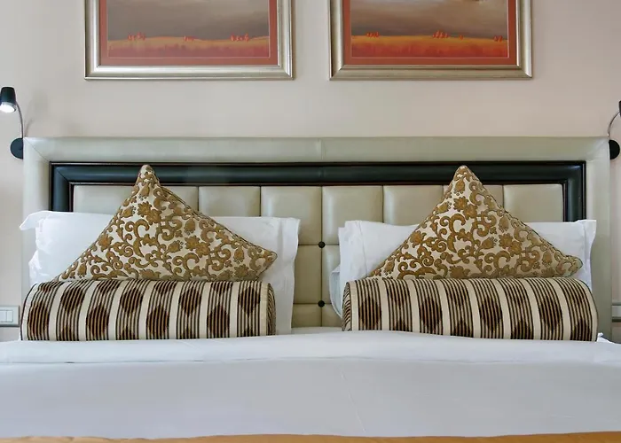 Taj Executive Suites, Private Residence