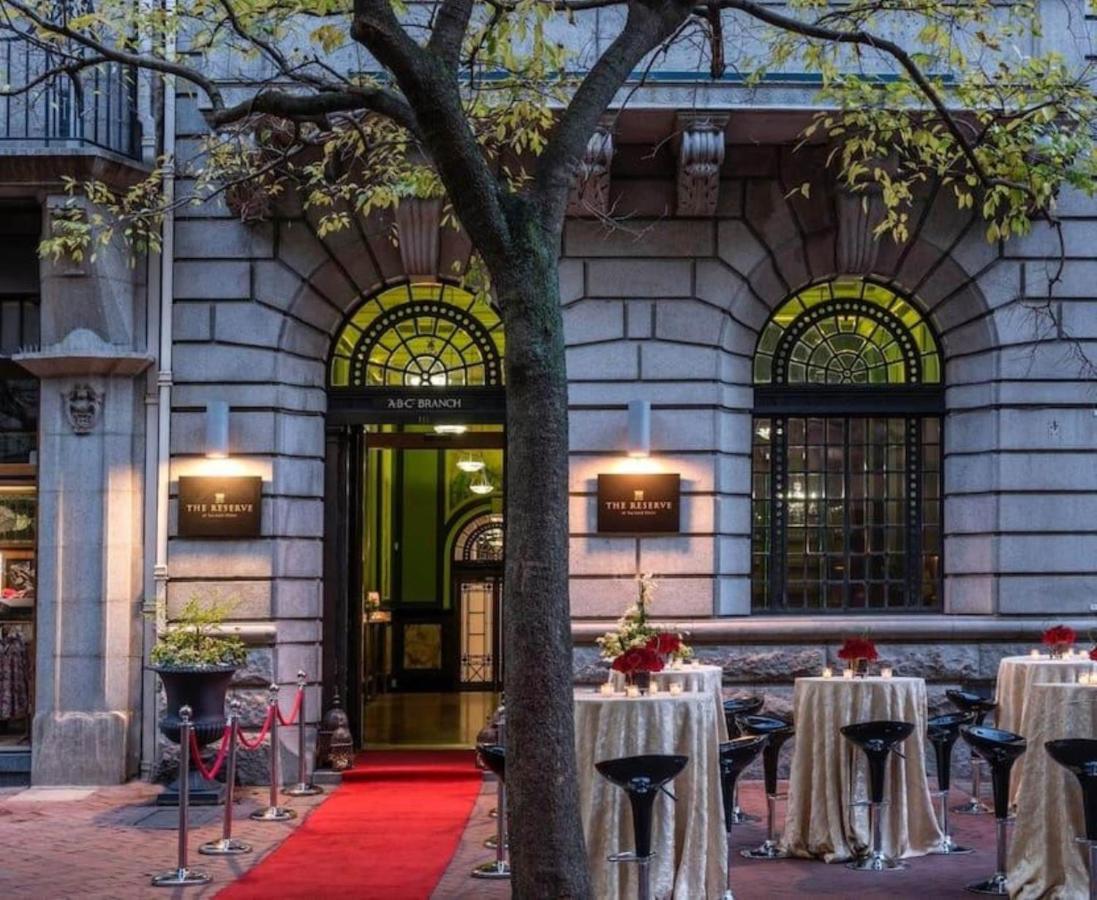 Hotel Taj Executive Suites, Private *