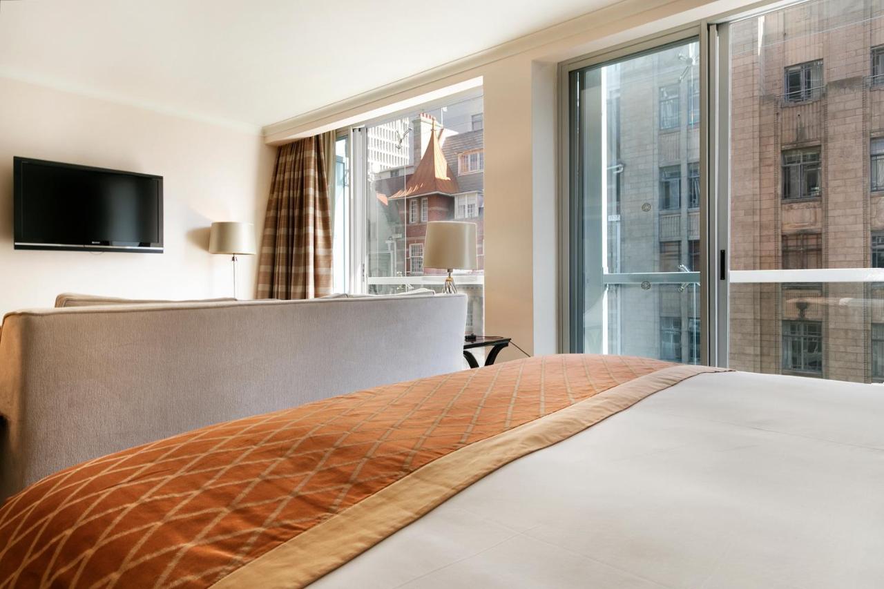 Taj Executive Suites, Private Hotel