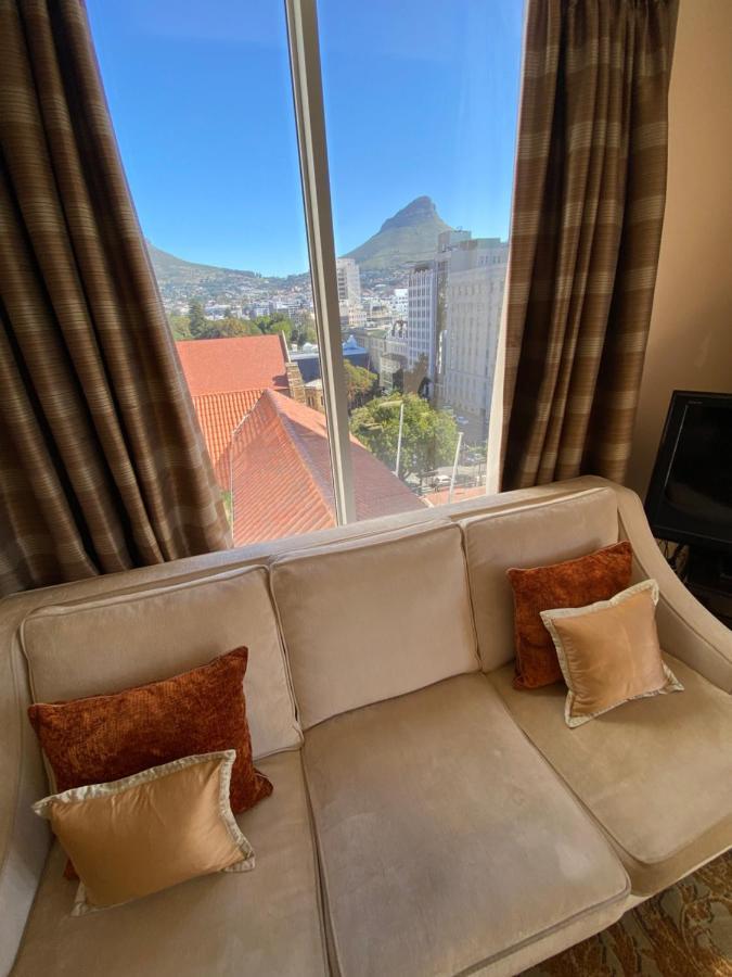 Hotel Taj Executive Suites, Private *