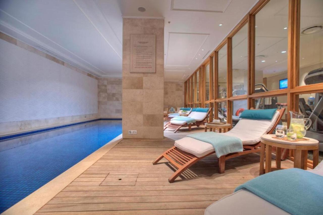 Hotel Taj Executive Suites, Private *
