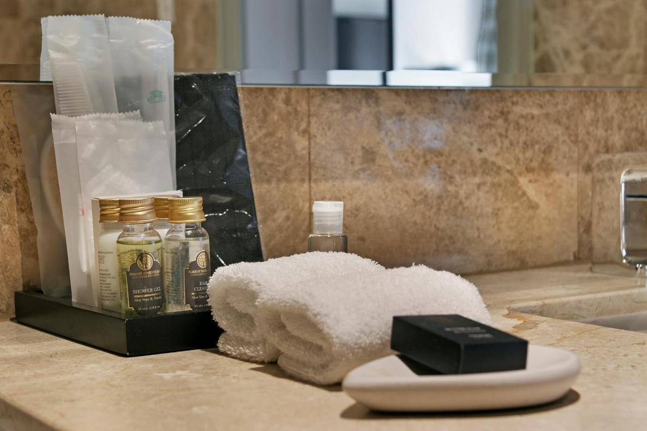 Hotel Taj Executive Suites, Private