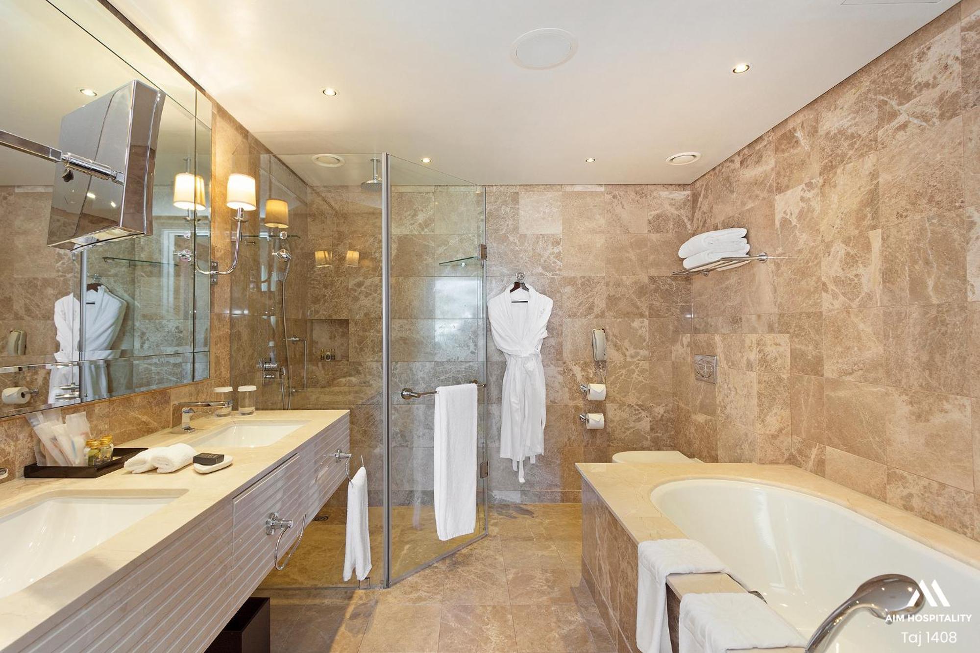 Taj Executive Suites, Private