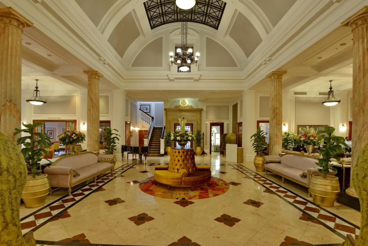 Hotel Taj Executive Suites, Private